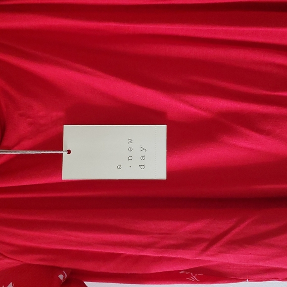 Red blouse - Picture 3 of 4